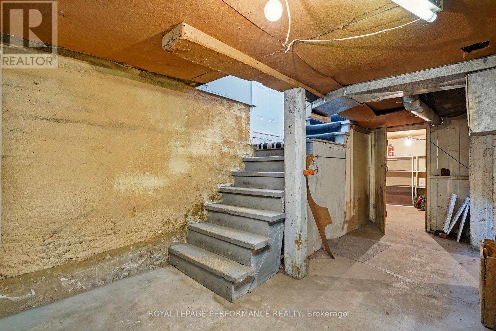 178 NELSON STREET E - 26