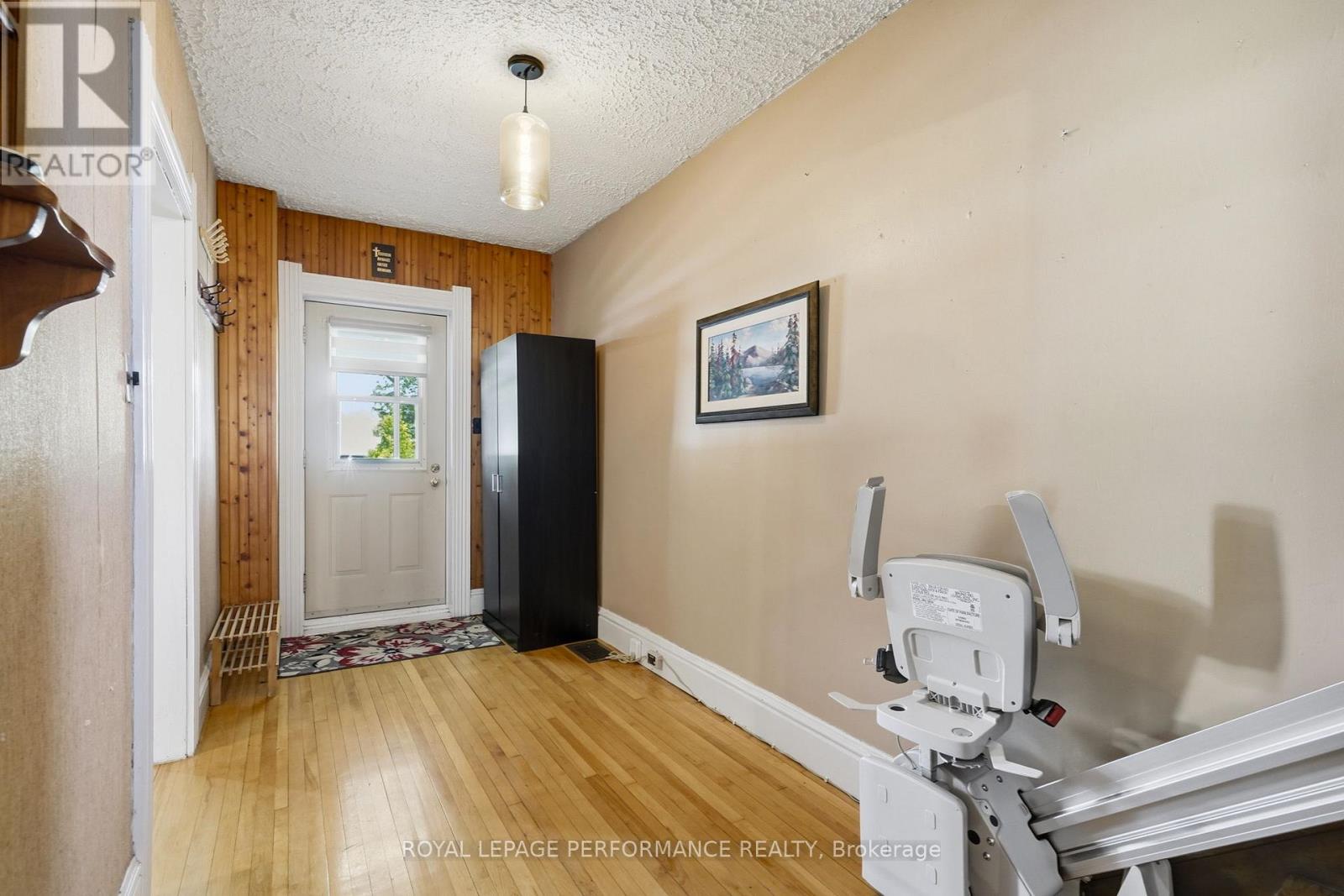 178 NELSON STREET E - 3