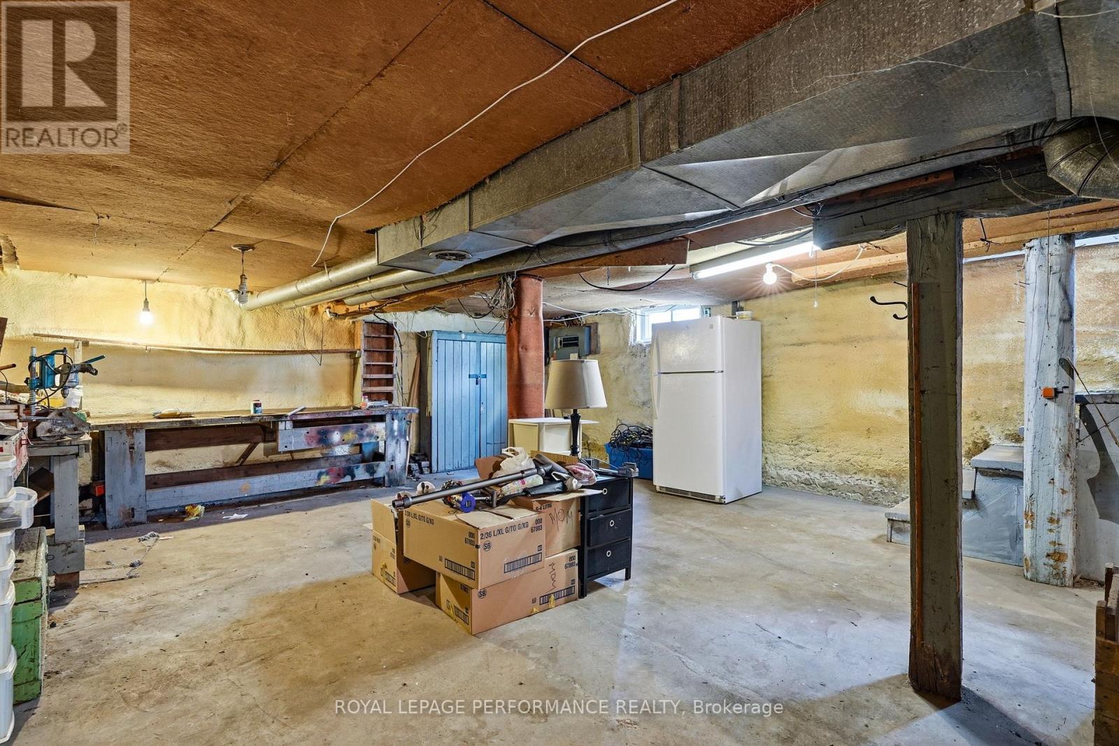 178 NELSON STREET E - 30