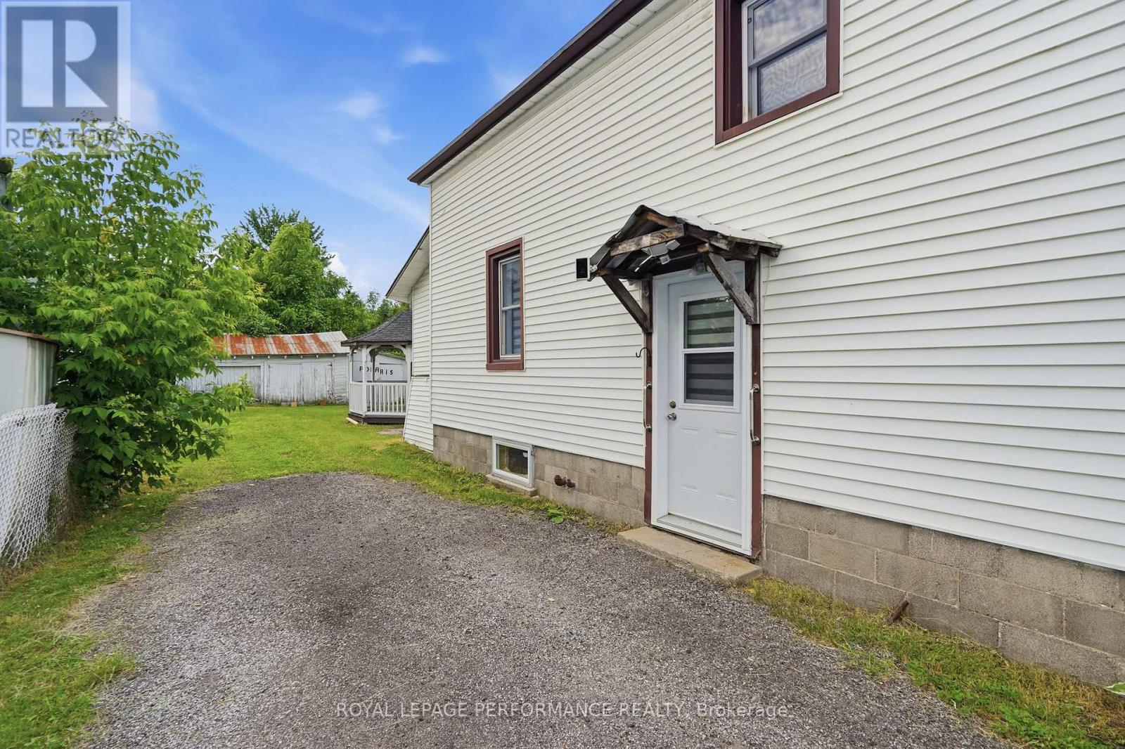 178 NELSON STREET E - 31