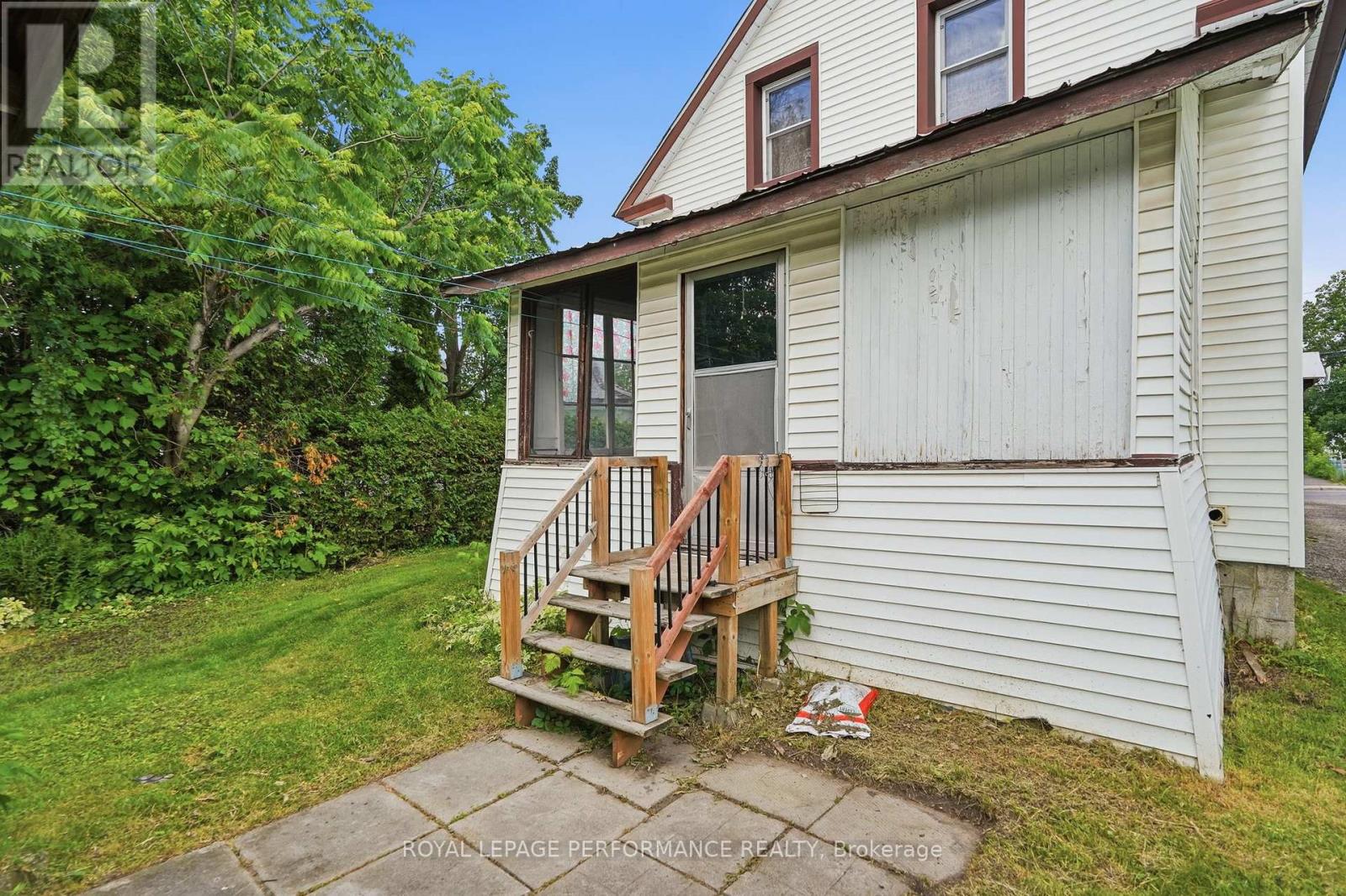 178 NELSON STREET E - 37