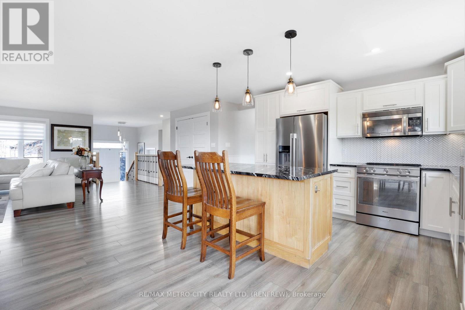 65 NOBLE CRESCENT - 16