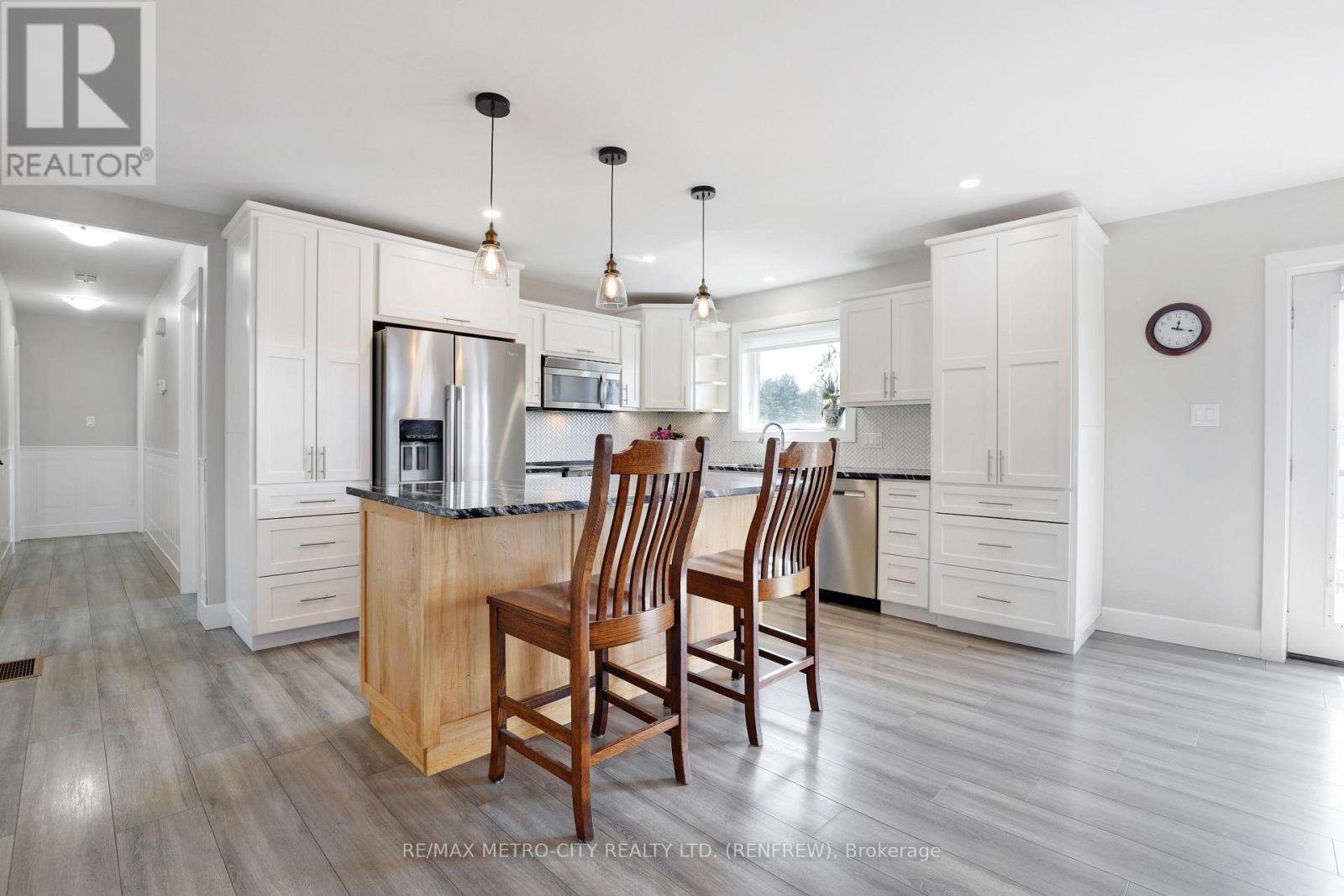 65 NOBLE CRESCENT - 15