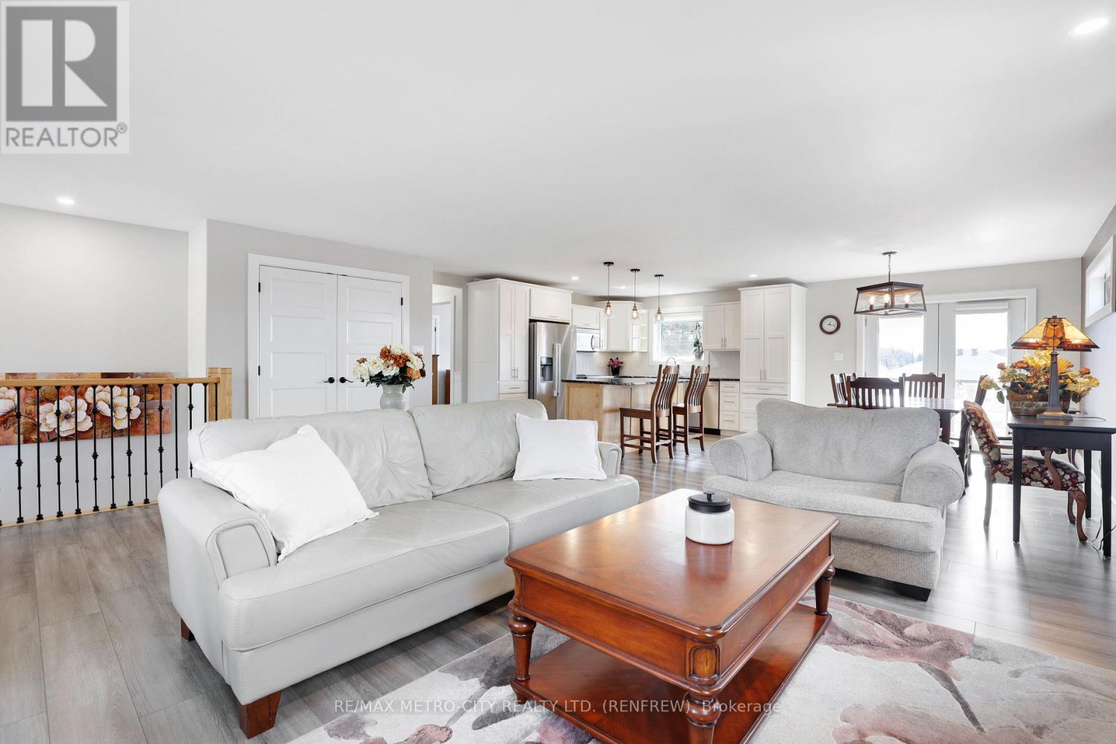 65 NOBLE CRESCENT - 14