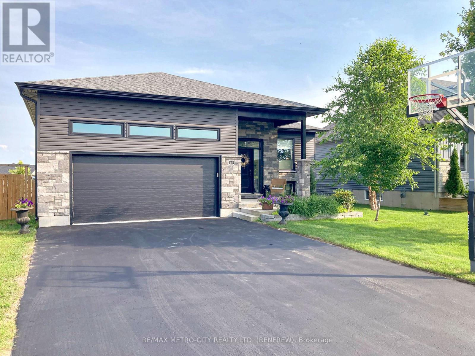 65 NOBLE CRESCENT - 1