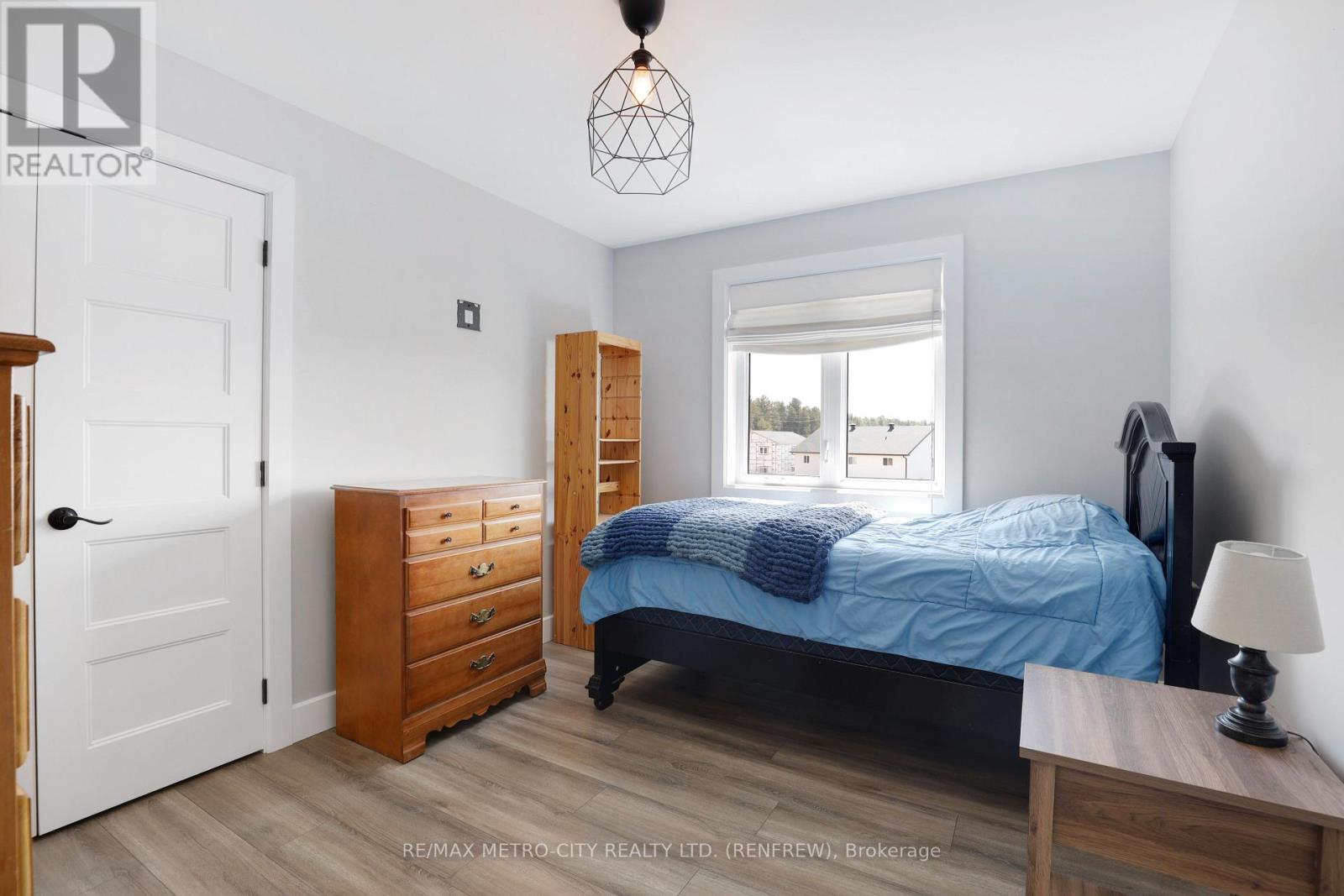 65 NOBLE CRESCENT - 25