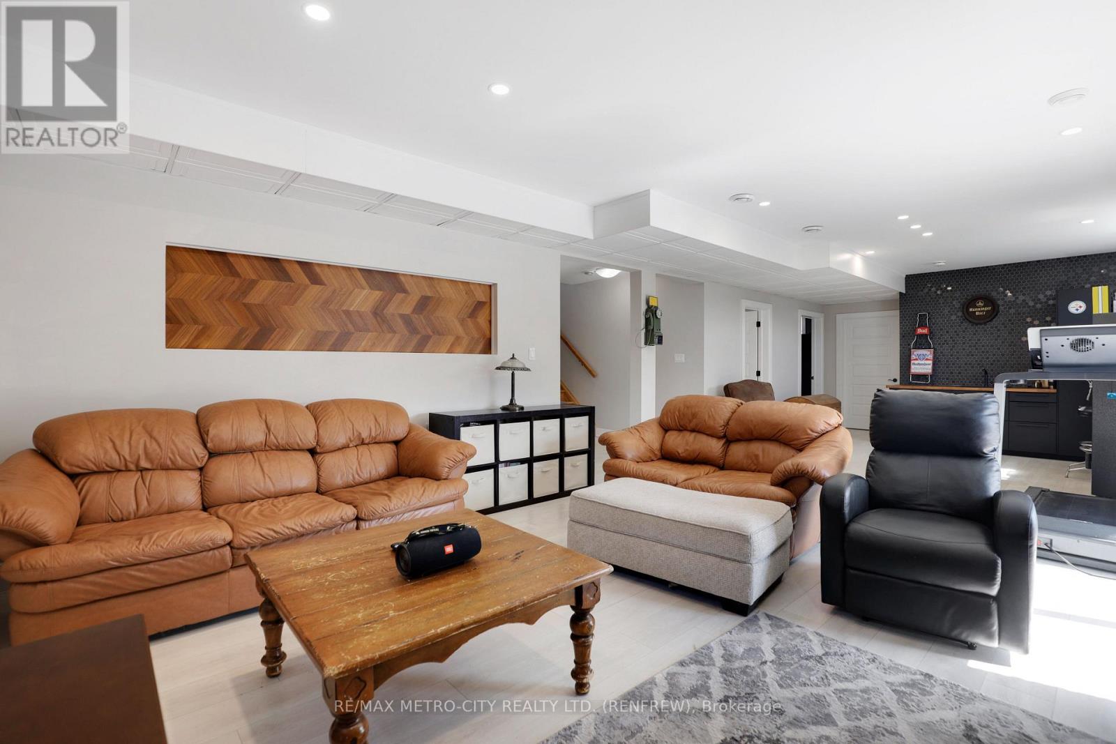 65 NOBLE CRESCENT - 31