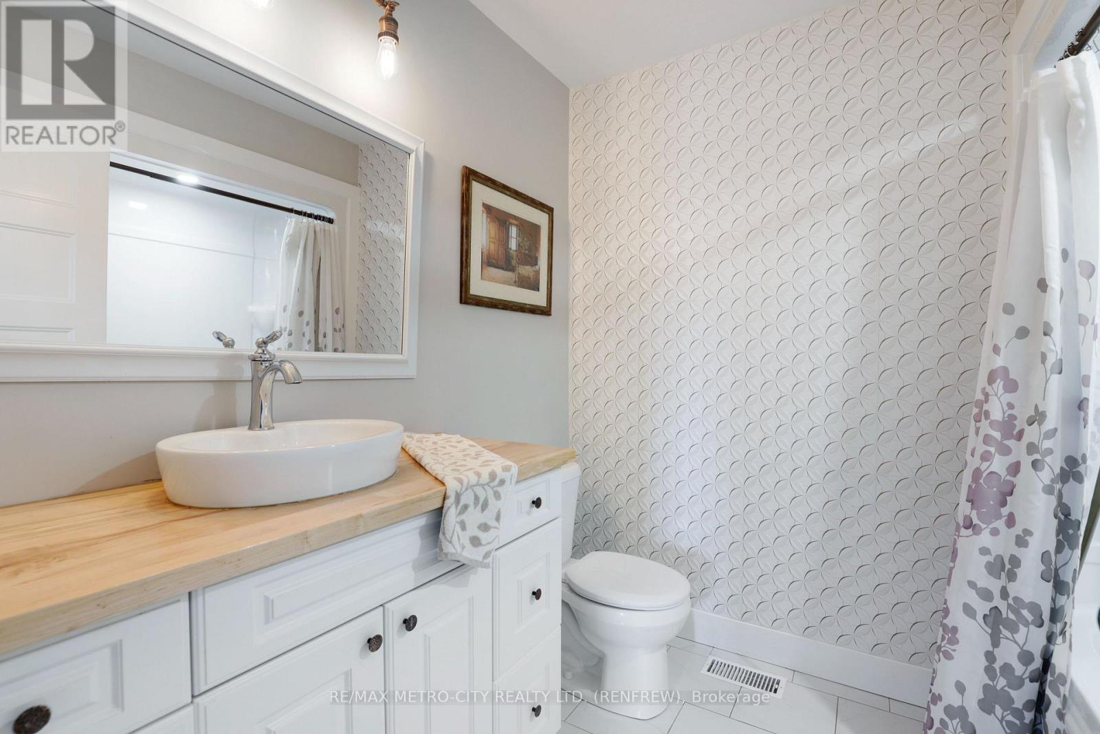 65 NOBLE CRESCENT - 26