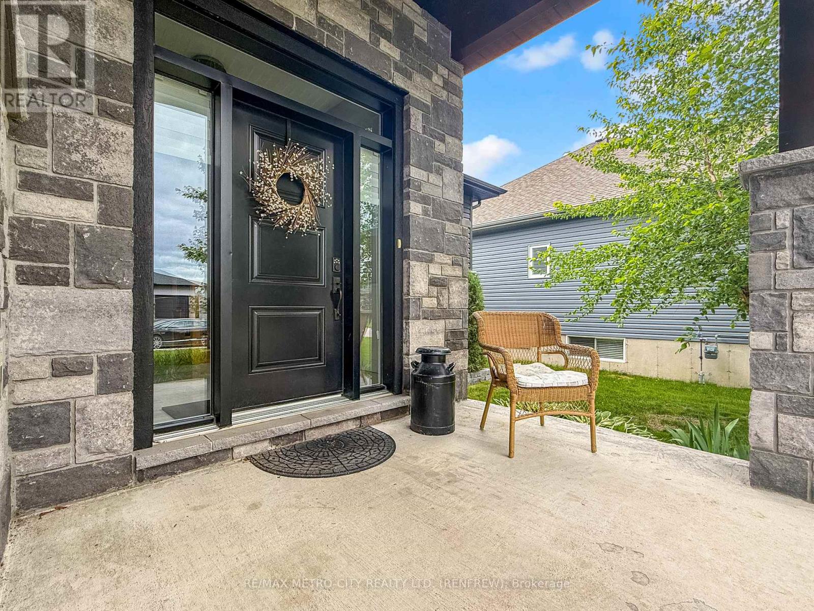 65 NOBLE CRESCENT - 4