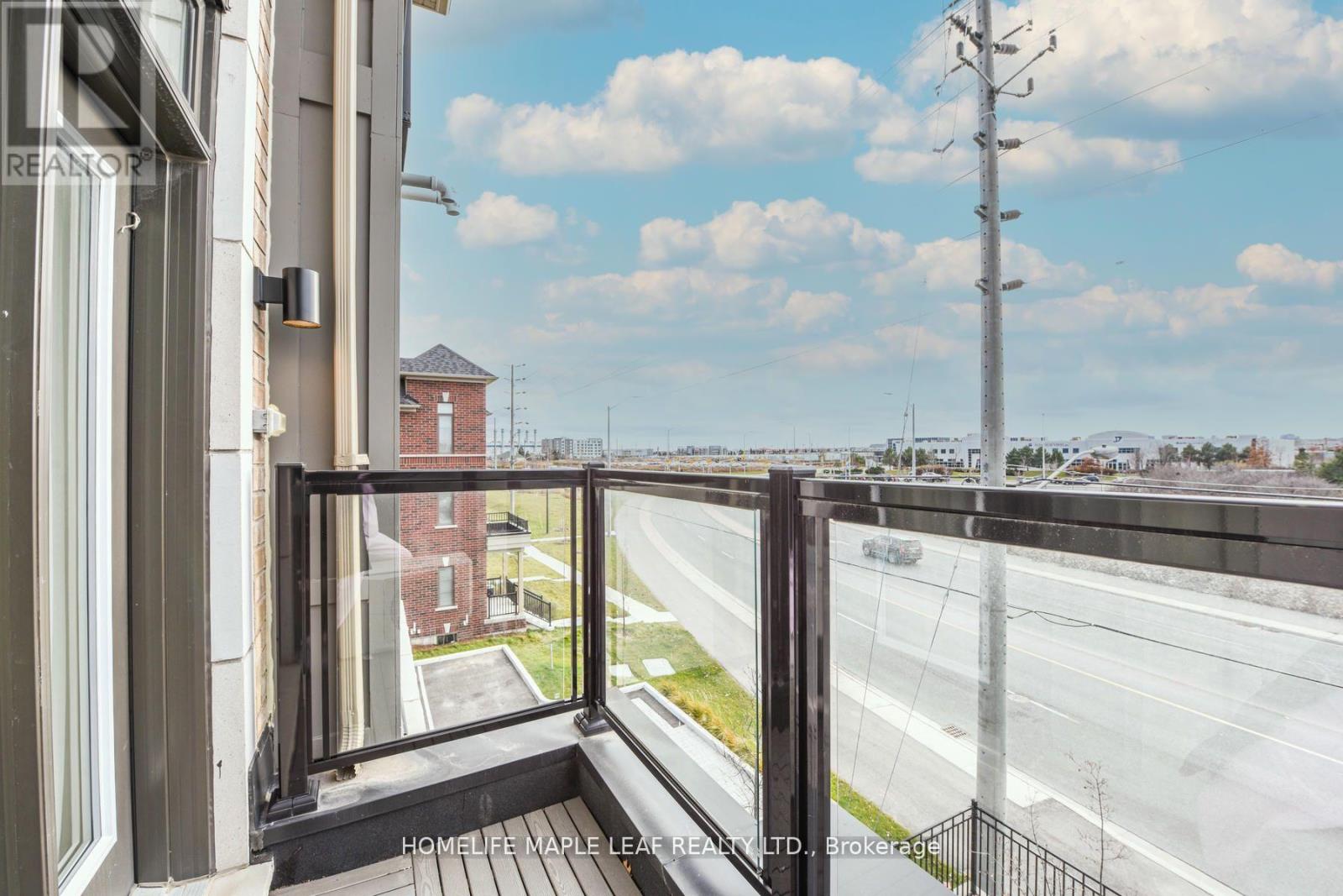#215 30 HALLIFORD PLACE - 16