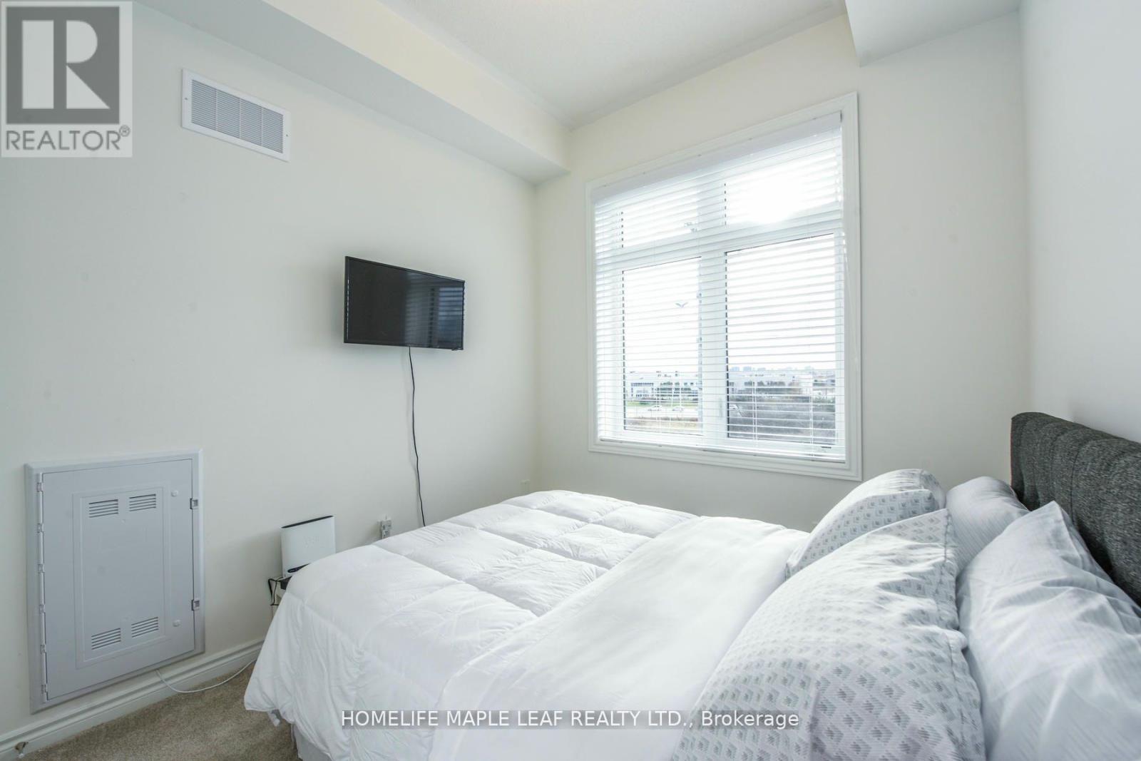 #215 30 HALLIFORD PLACE - 10