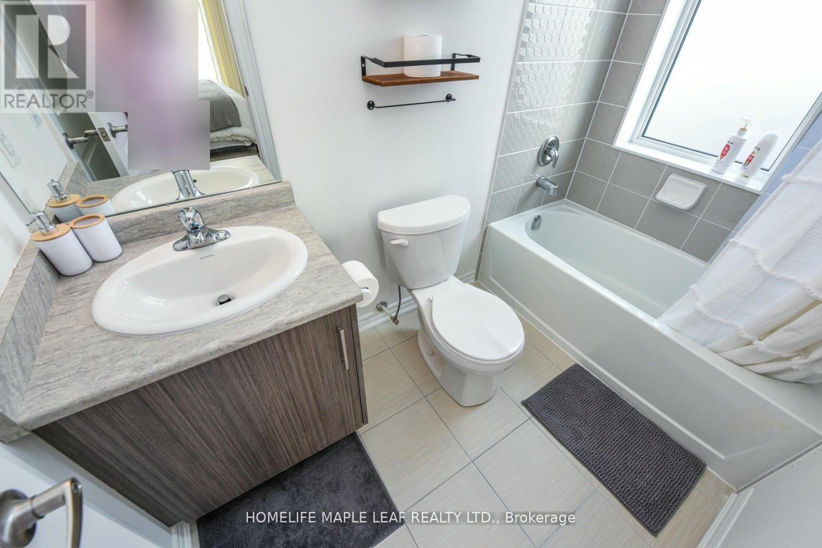 #215 30 HALLIFORD PLACE - 20