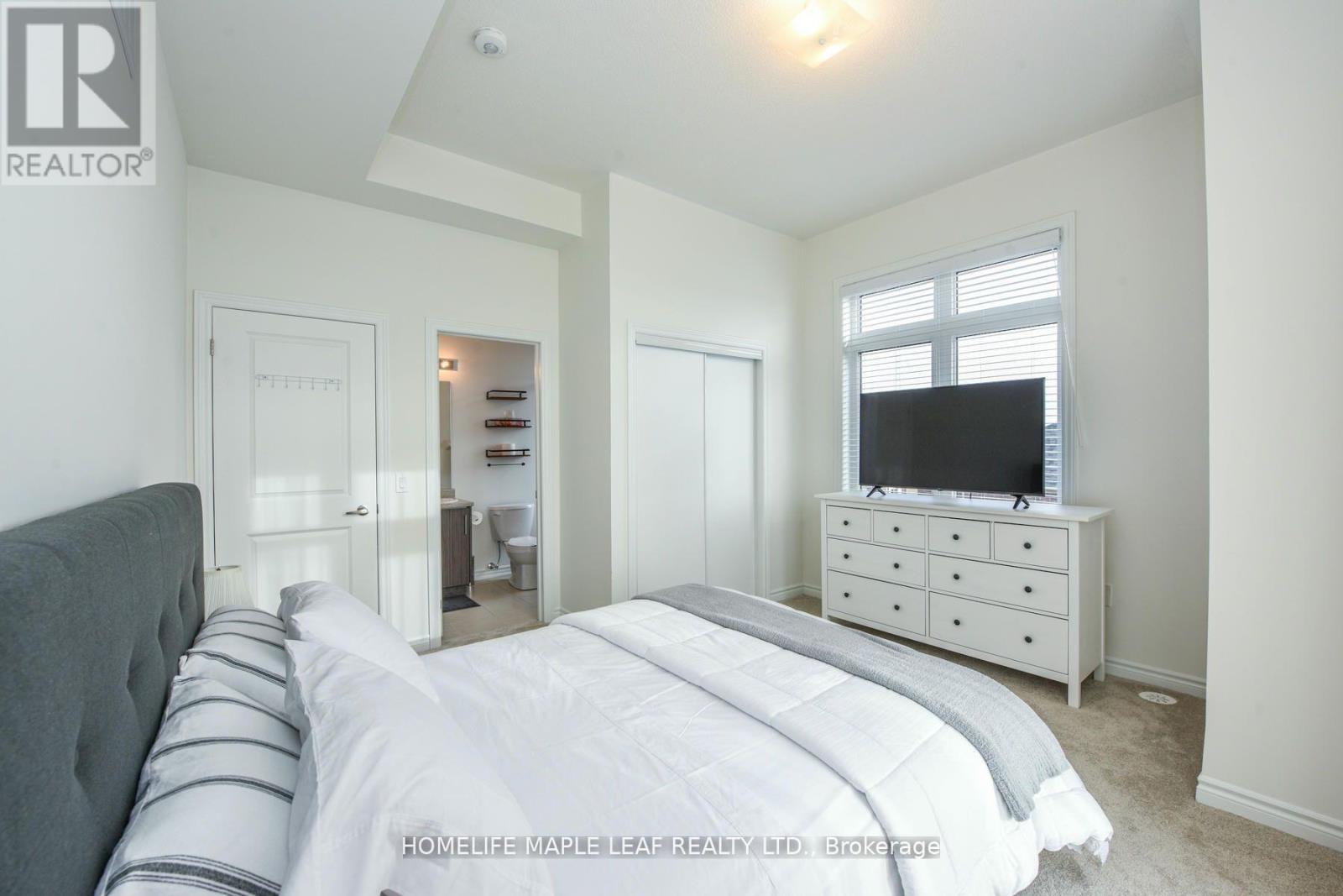 #215 30 HALLIFORD PLACE - 11