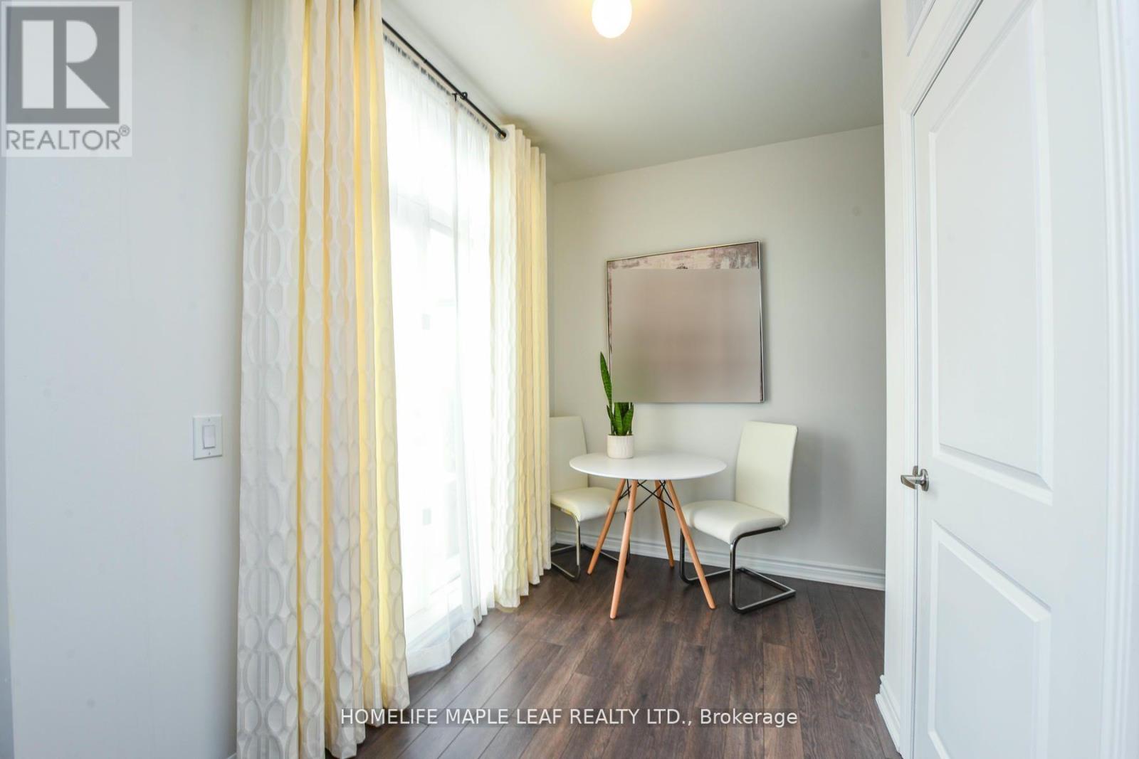 #215 30 HALLIFORD PLACE - 3