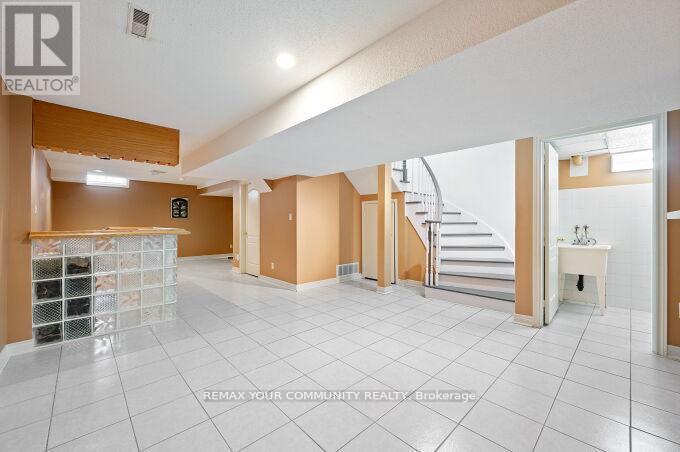 144 BROOMLANDS DRIVE - 36