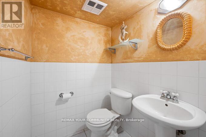 144 BROOMLANDS DRIVE - 38