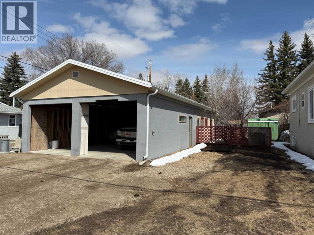 104 7 Avenue N - 21