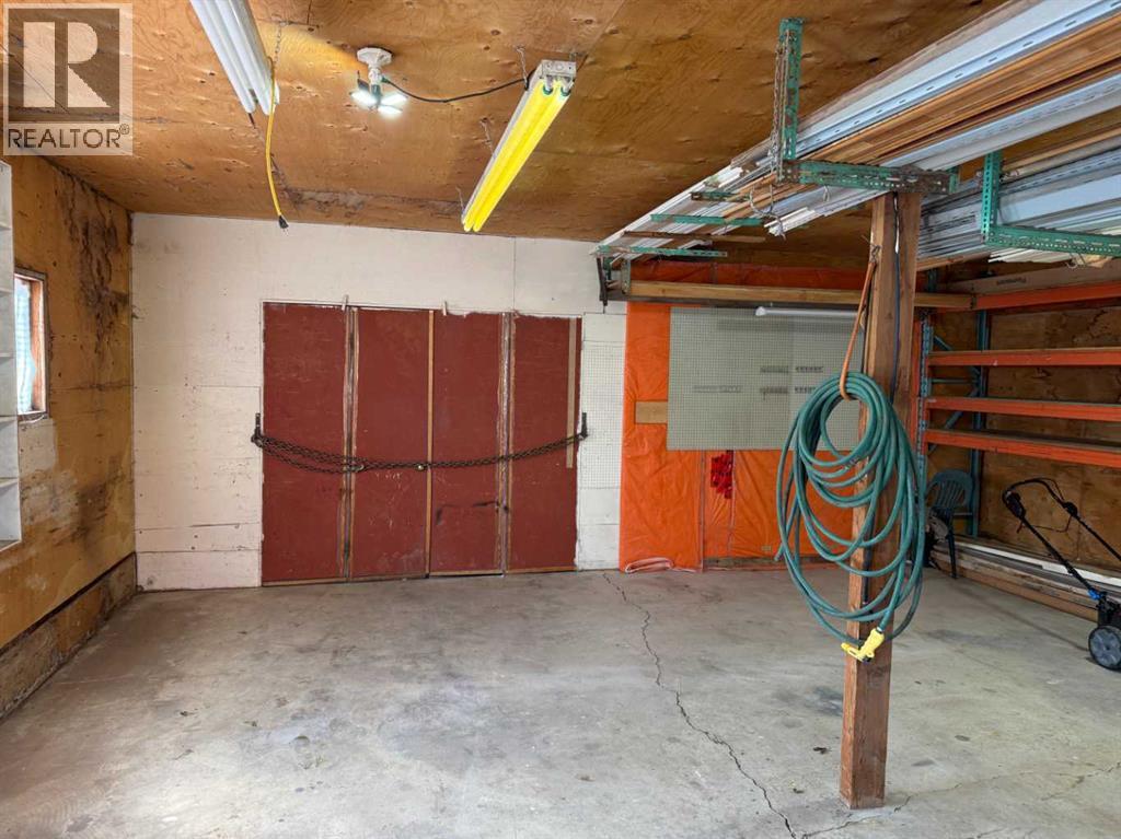 104 7 Avenue N - 22