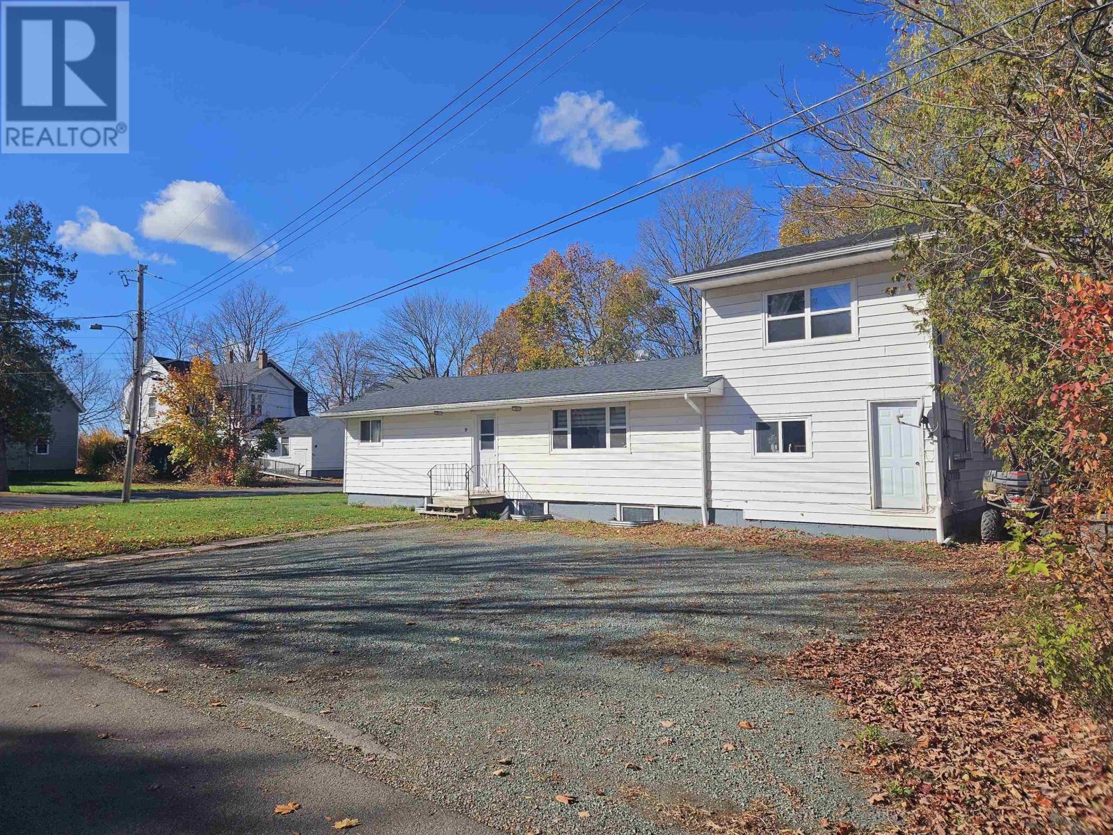 9 Thompson Road - 1