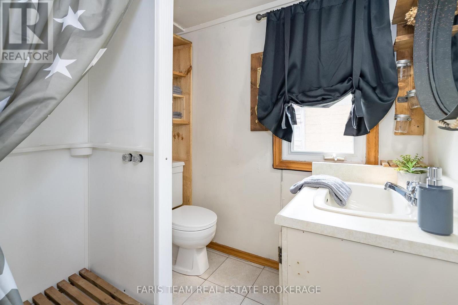 5632 PENETANGUISHENE ROAD - 32
