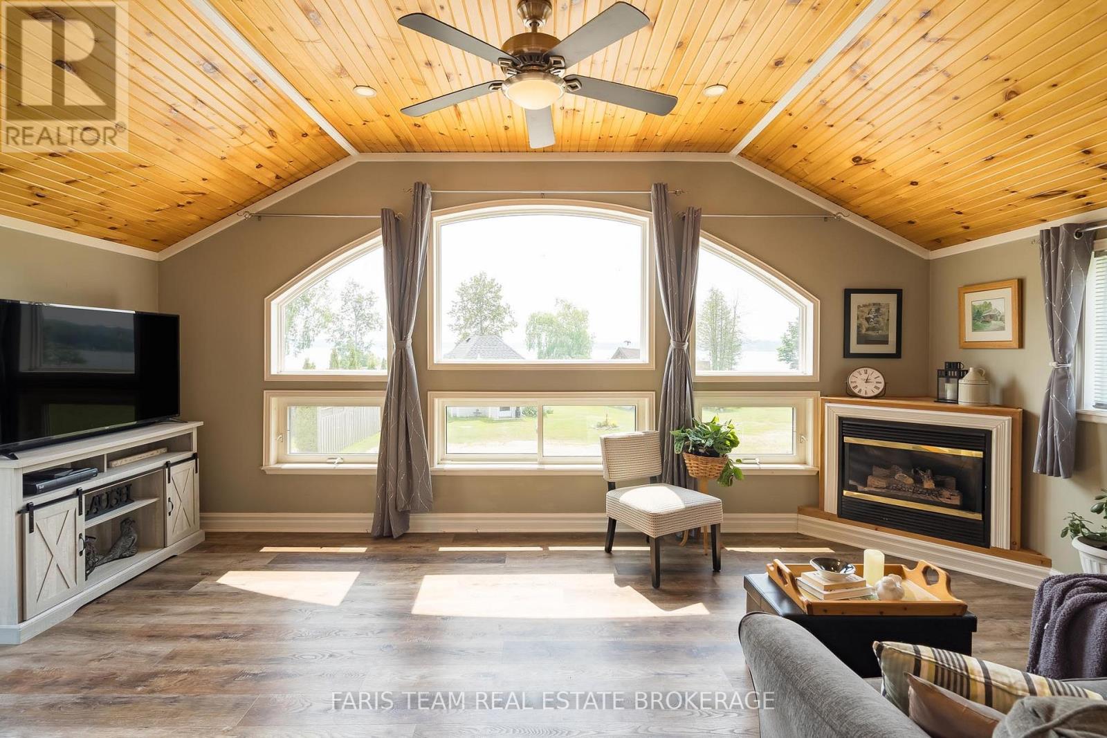 5632 PENETANGUISHENE ROAD - 9