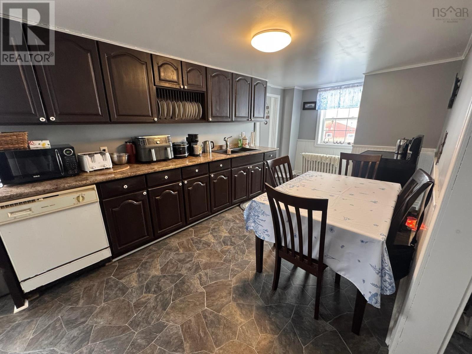 69 Campbell Street - 23