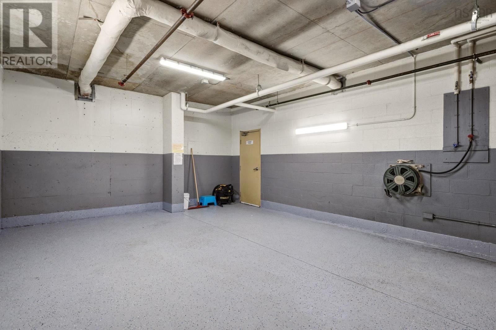 #414 120 Southgate Drive - 29
