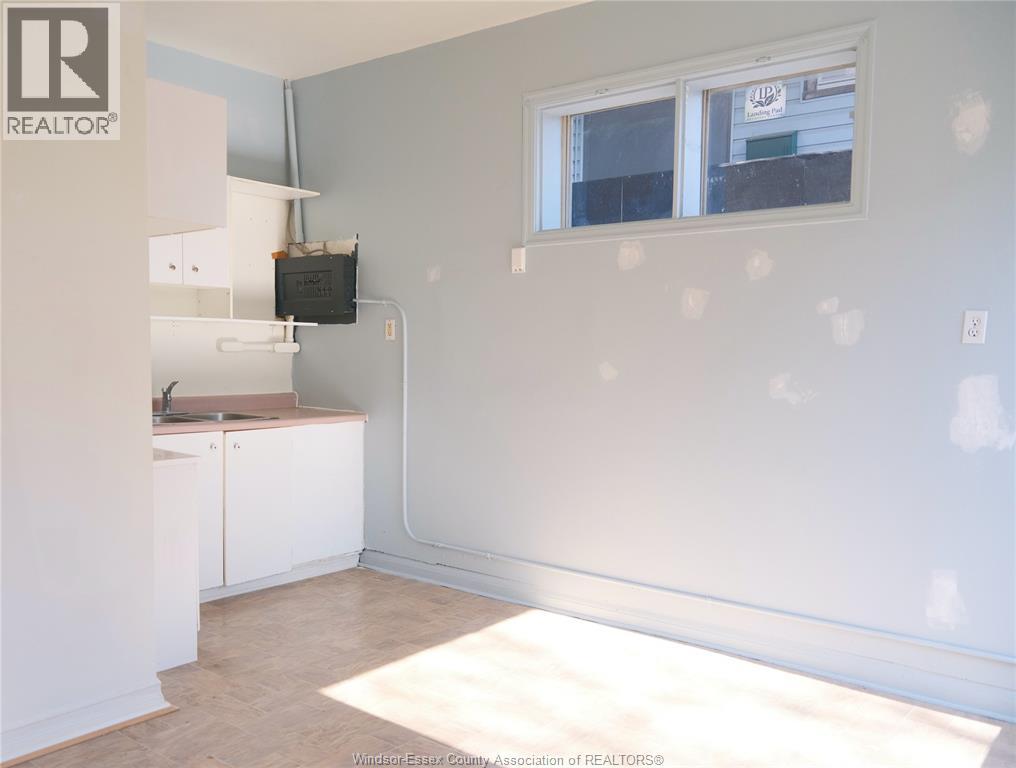 1050 Drouillard ROAD - 25