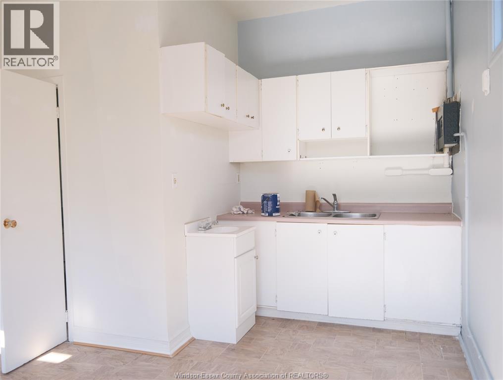 1050 Drouillard ROAD - 26