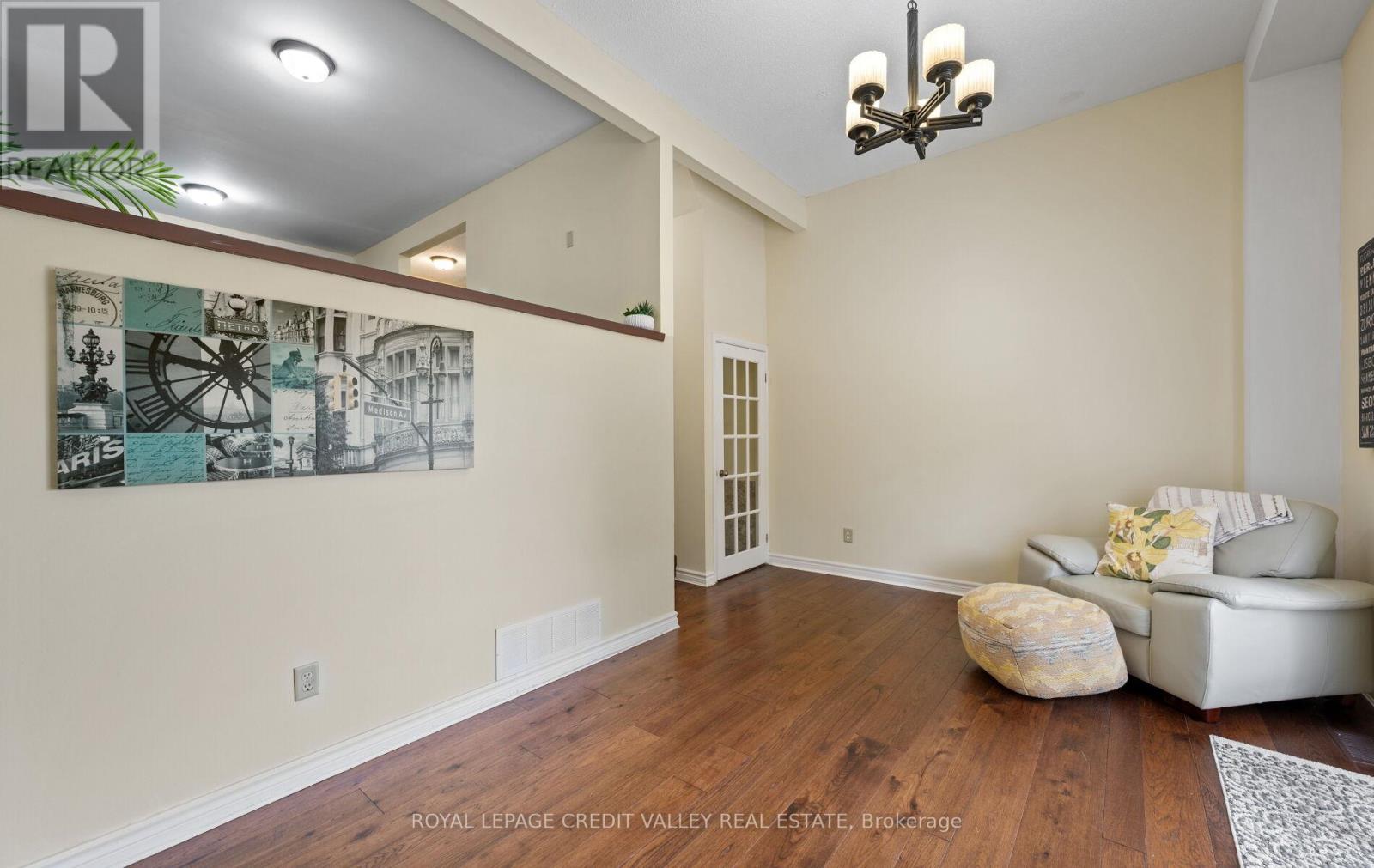 7 HILLPARK TRAIL - 13