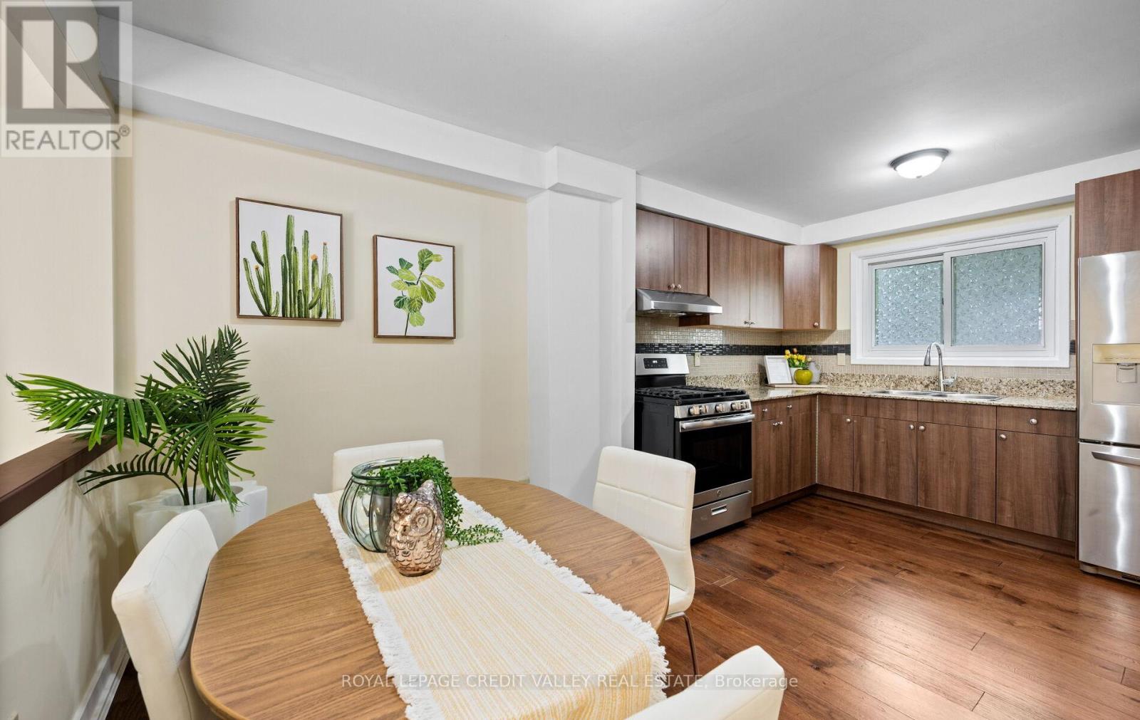 7 HILLPARK TRAIL - 21