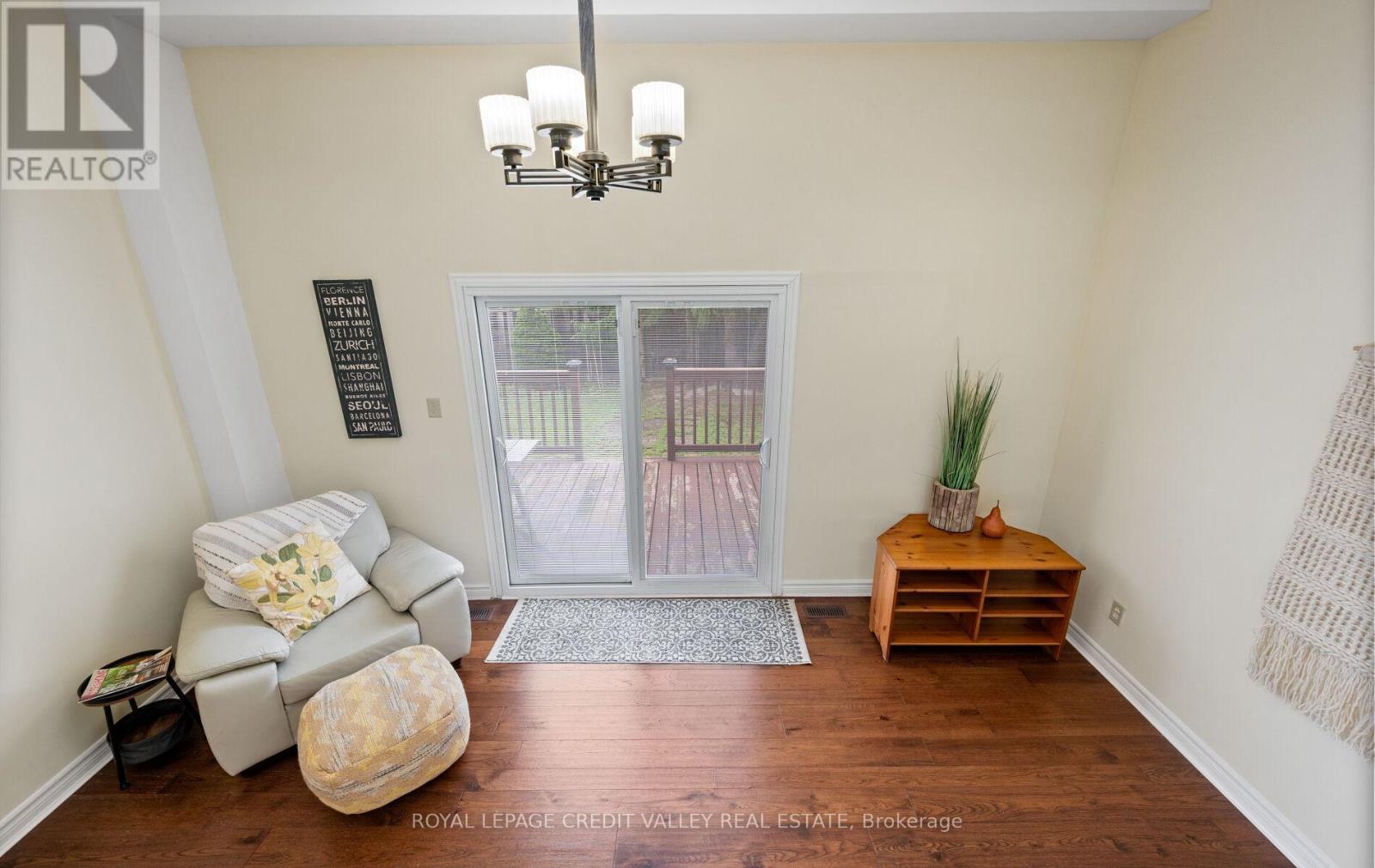 7 HILLPARK TRAIL - 22