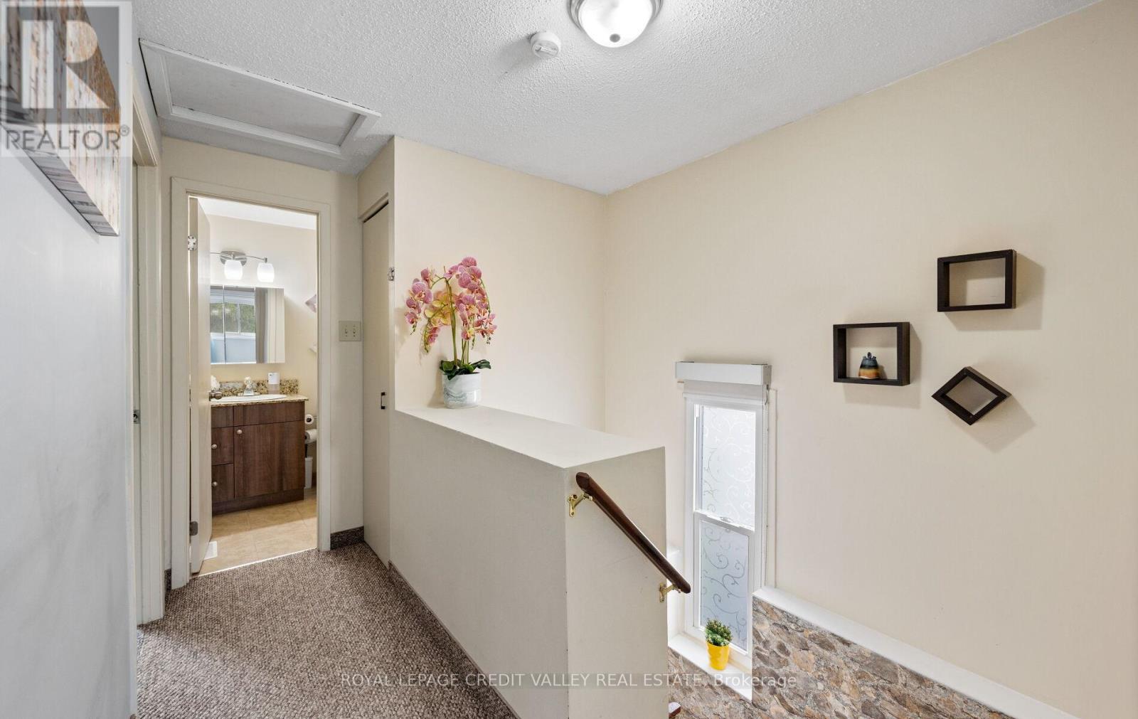 7 HILLPARK TRAIL - 23