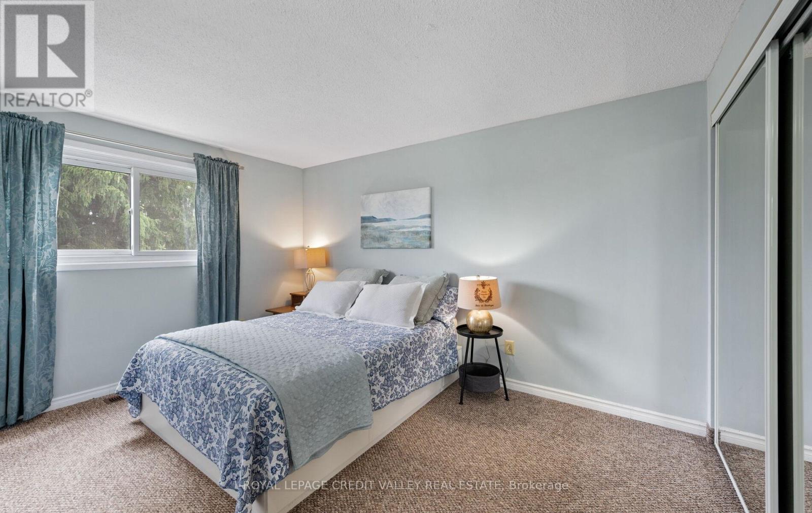 7 HILLPARK TRAIL - 24