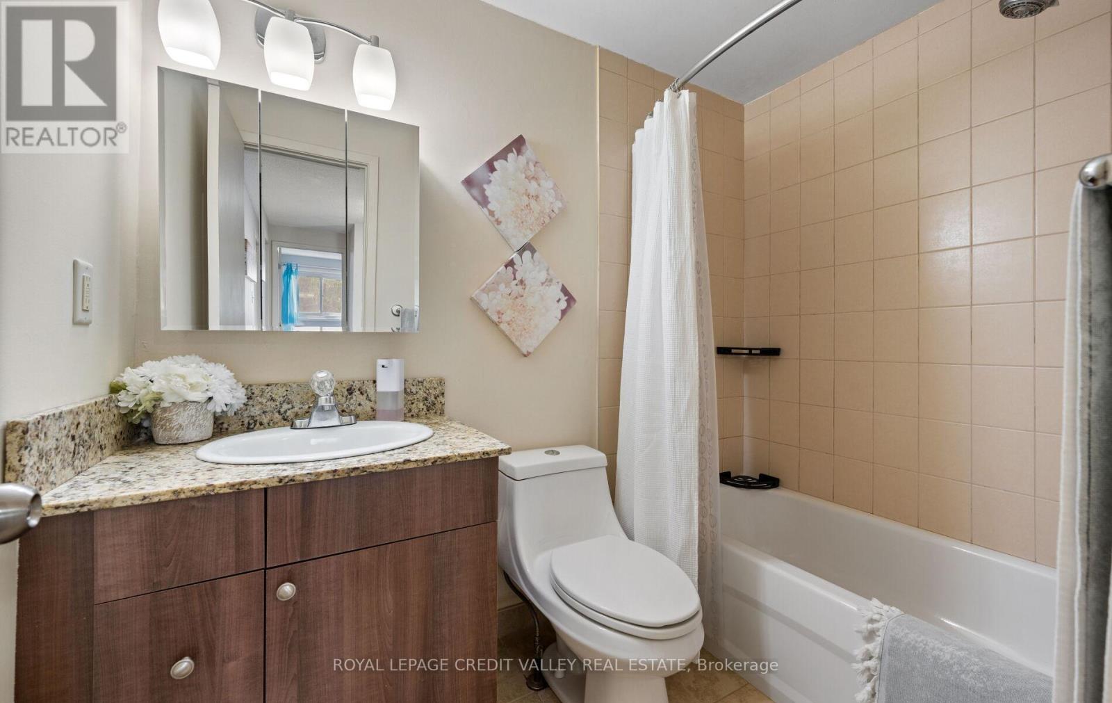 7 HILLPARK TRAIL - 32