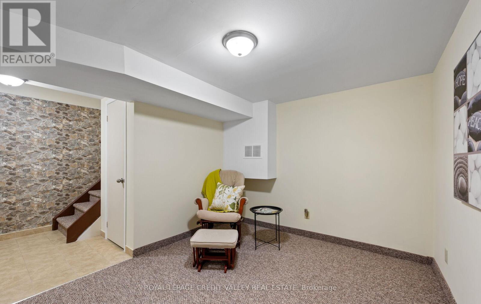7 HILLPARK TRAIL - 36