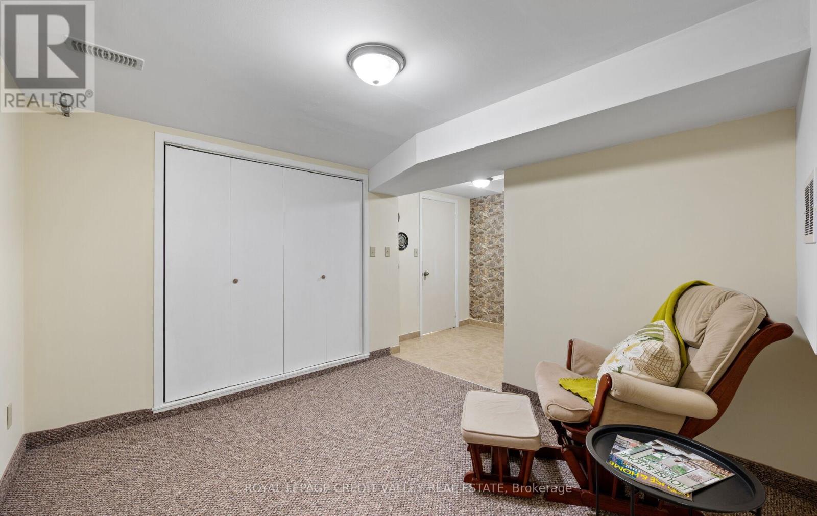 7 HILLPARK TRAIL - 37