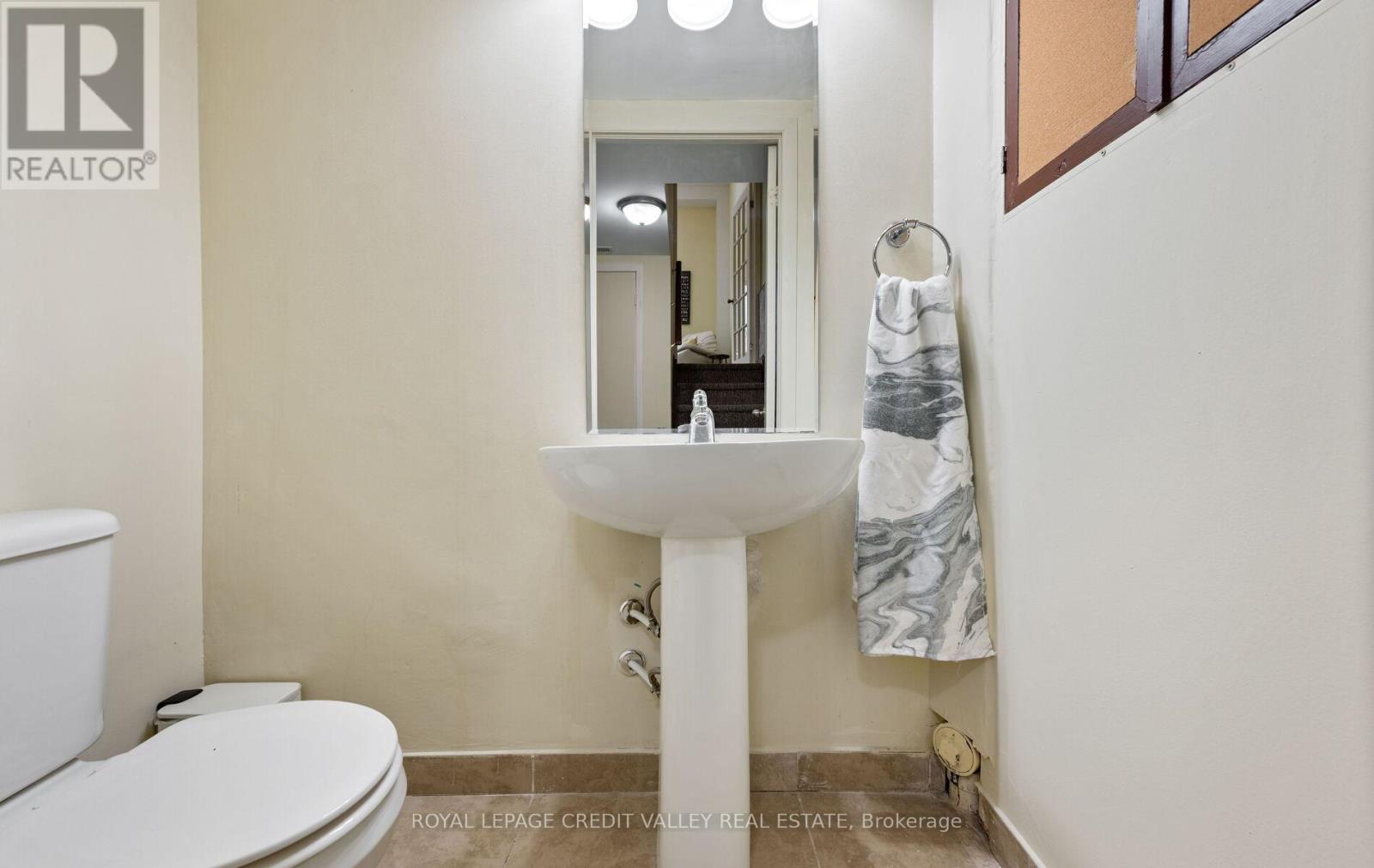 7 HILLPARK TRAIL - 38