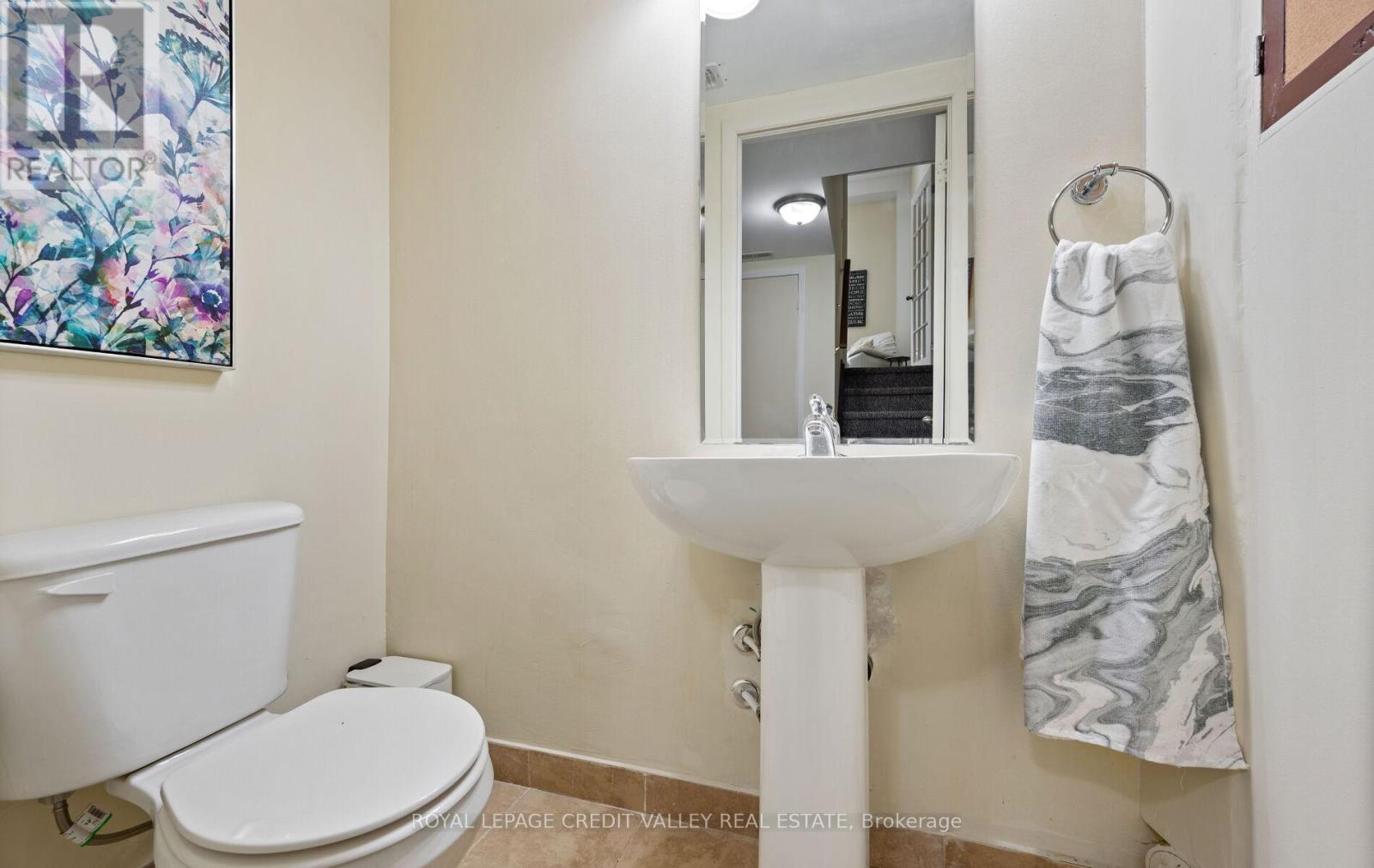 7 HILLPARK TRAIL - 40