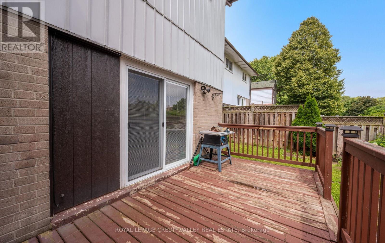 7 HILLPARK TRAIL - 44