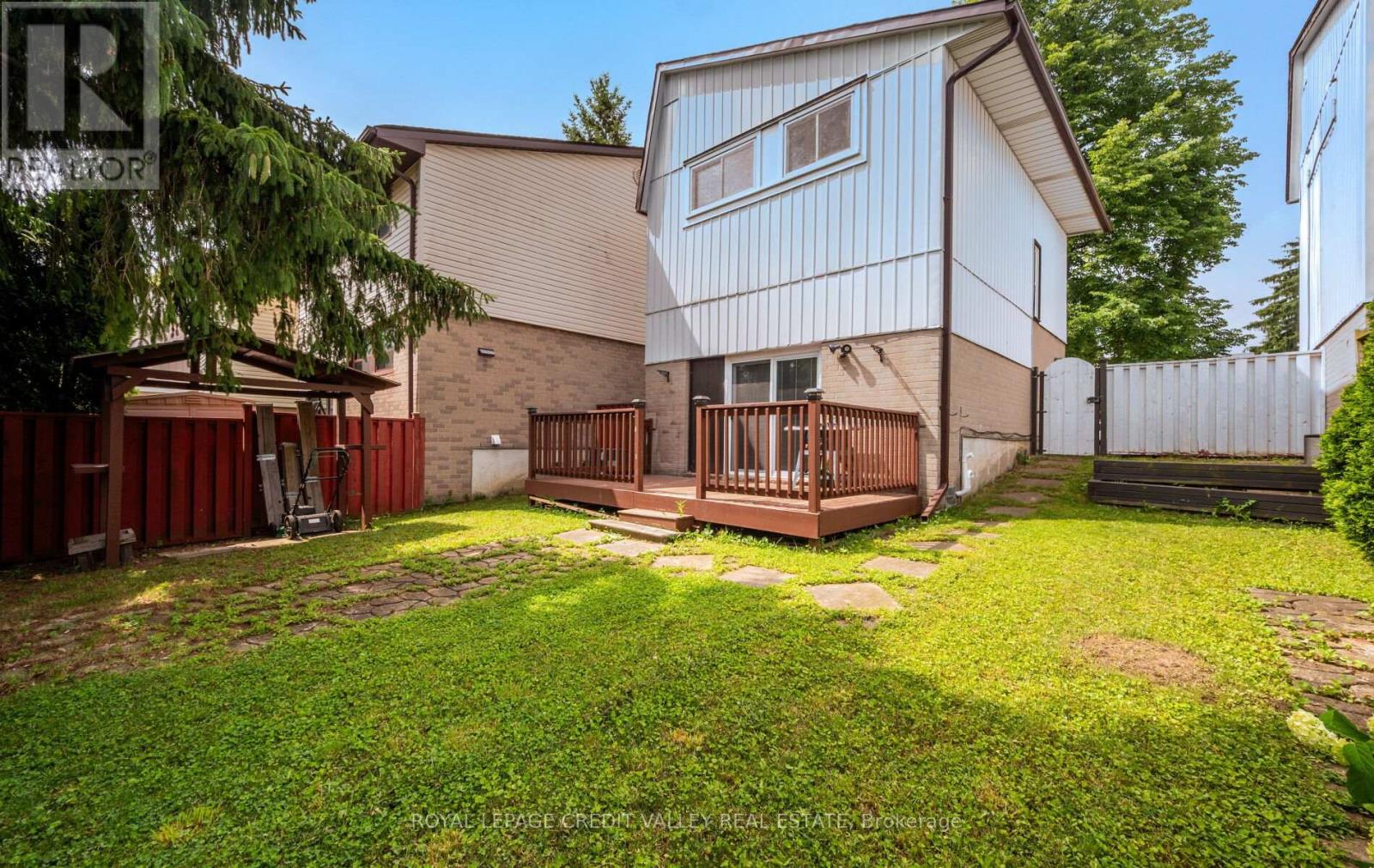 7 HILLPARK TRAIL - 48