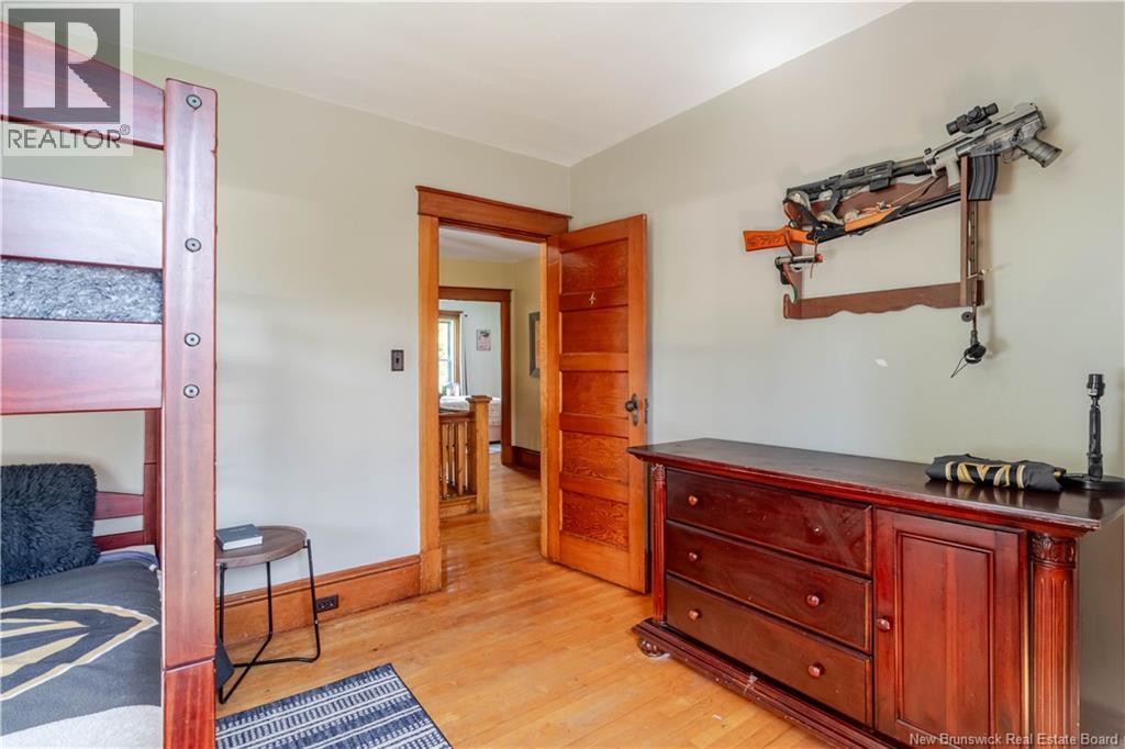 2 Central Street - Image 35