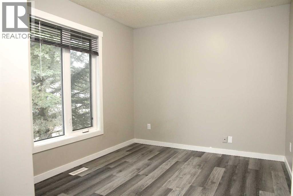 5224 23 Street - 12