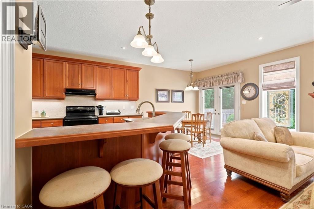 215 TERRACE WOOD Crescent - 13