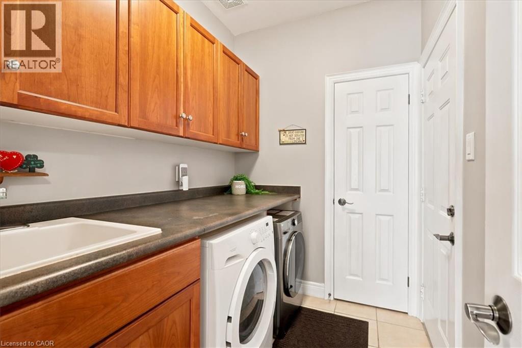 215 TERRACE WOOD Crescent - 21
