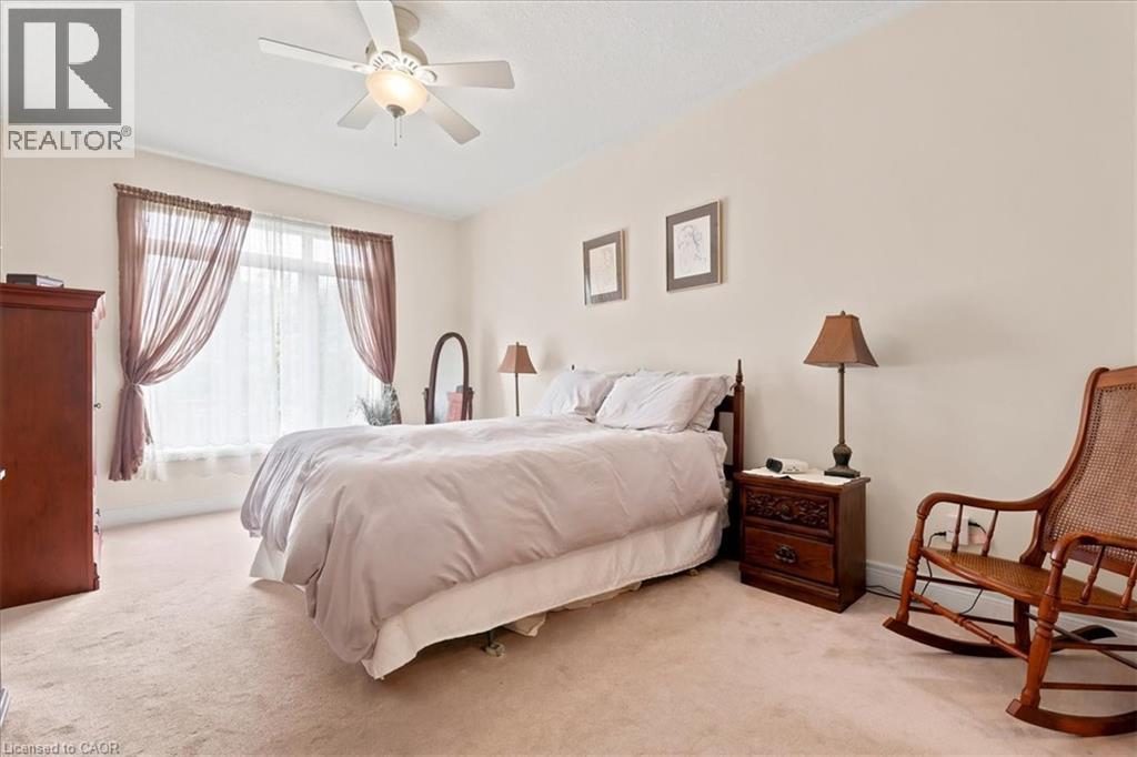 215 TERRACE WOOD Crescent - 22