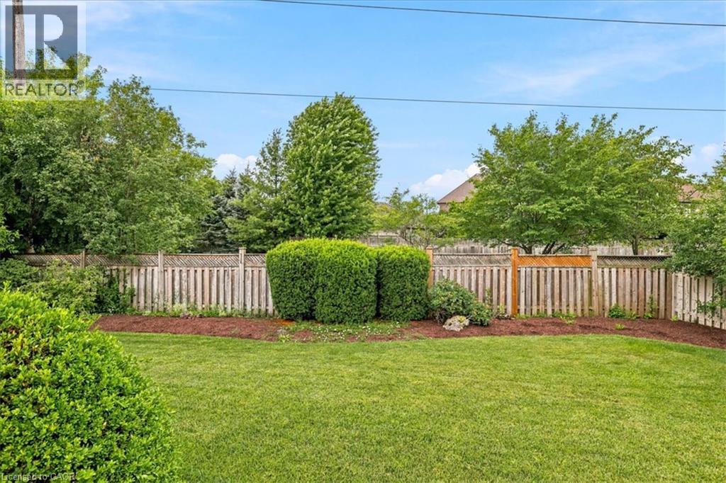 215 TERRACE WOOD Crescent - 36