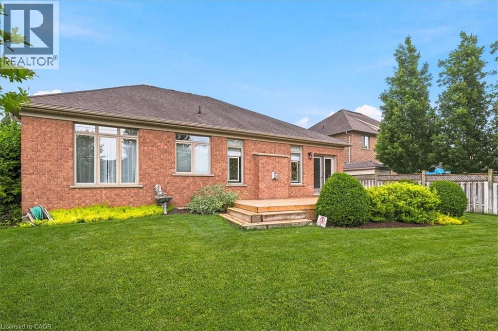 215 TERRACE WOOD Crescent - 37