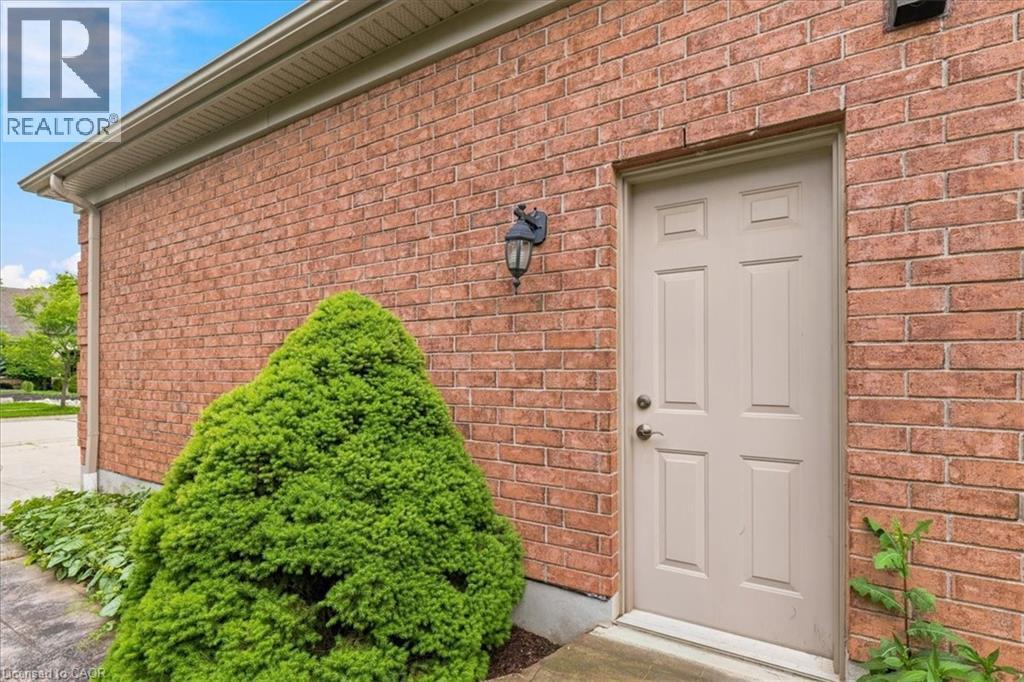 215 TERRACE WOOD Crescent - 40