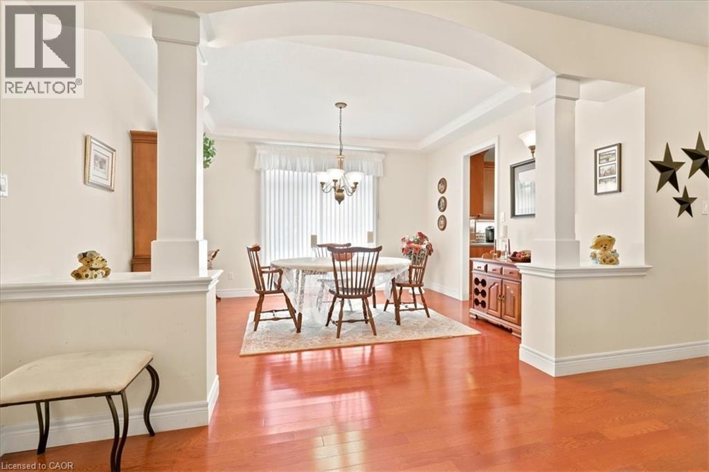 215 TERRACE WOOD Crescent - 9